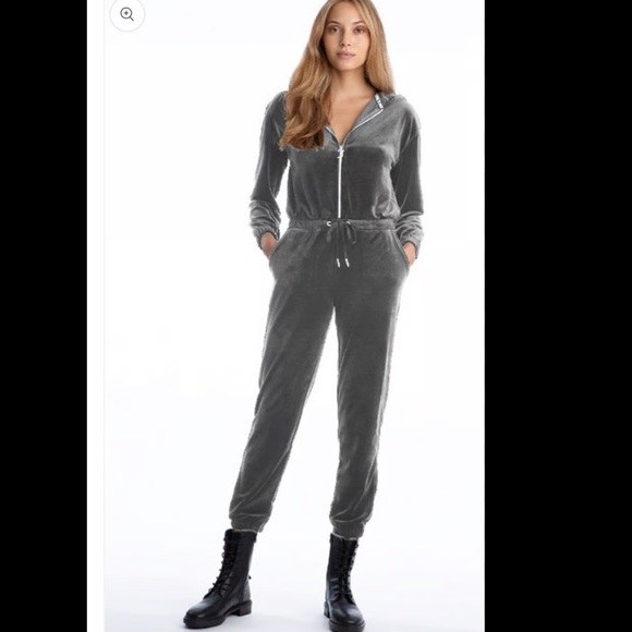Juicy Couture Gray Velour Hooded Jumpsuit – Size Small - Picture 2 of 10